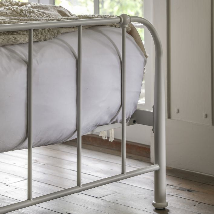 Ellis King Bed in Ivory