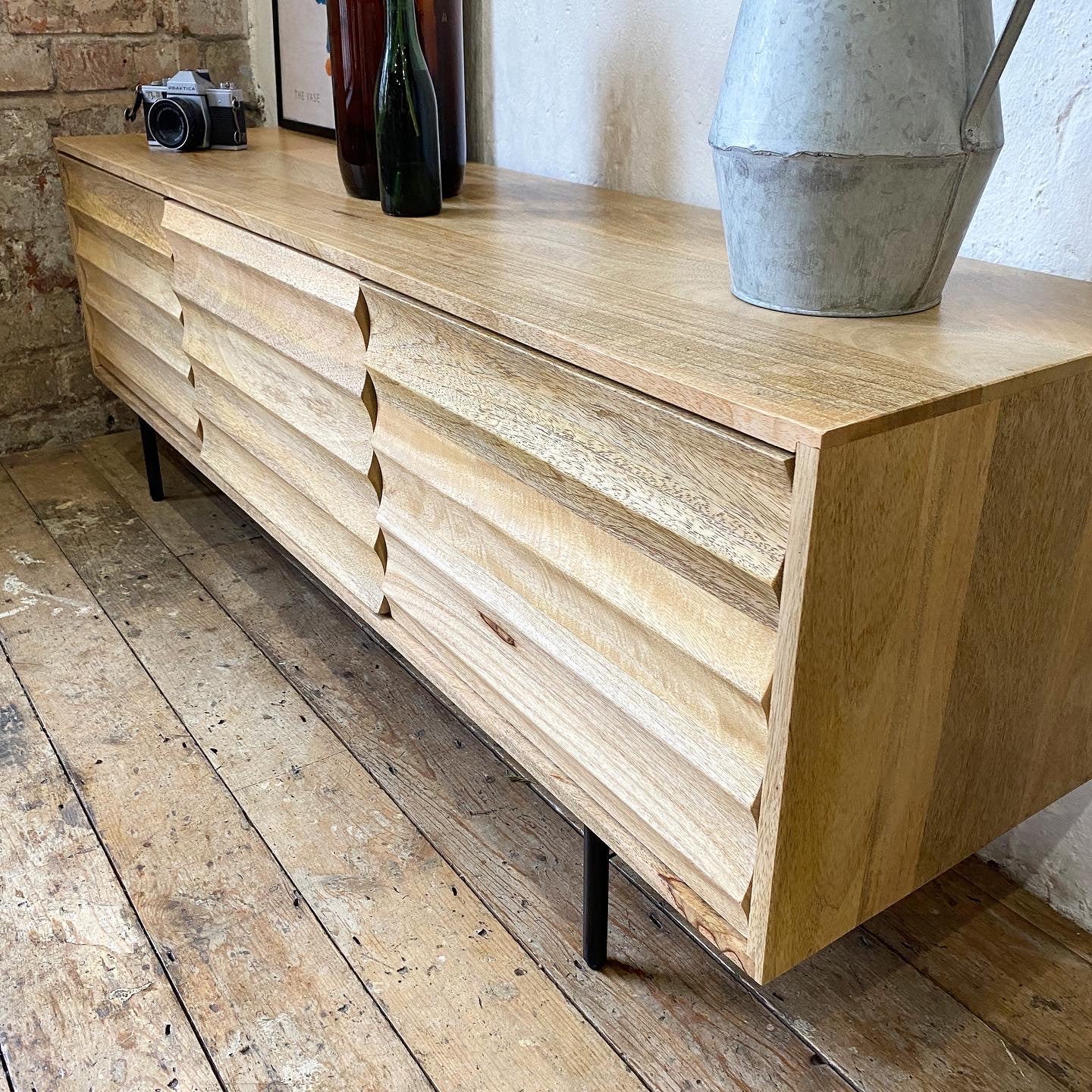 Daria Solid Mango Wood TV Stand Natural