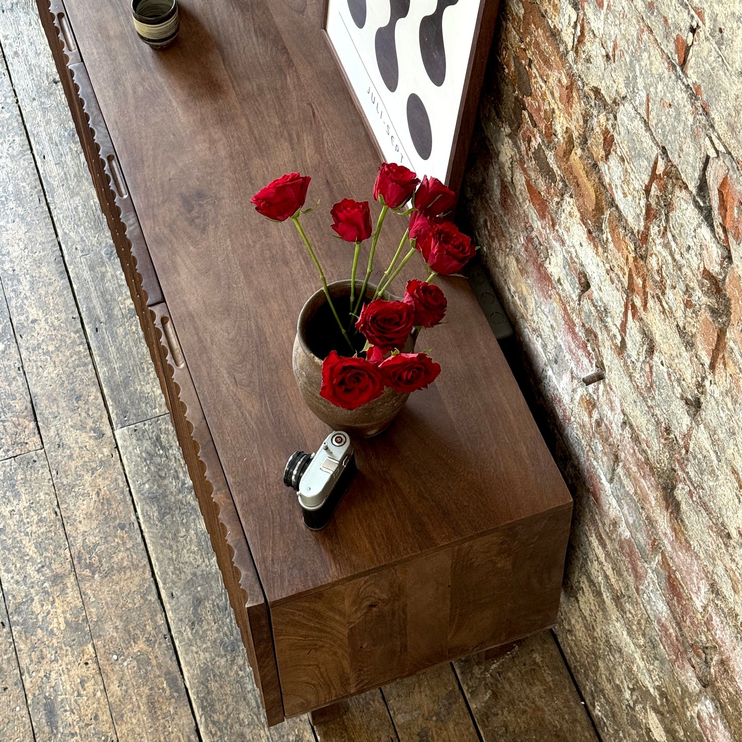 Arlo Solid Mango Wood 2 Door 2 Drawer TV Unit in Walnut