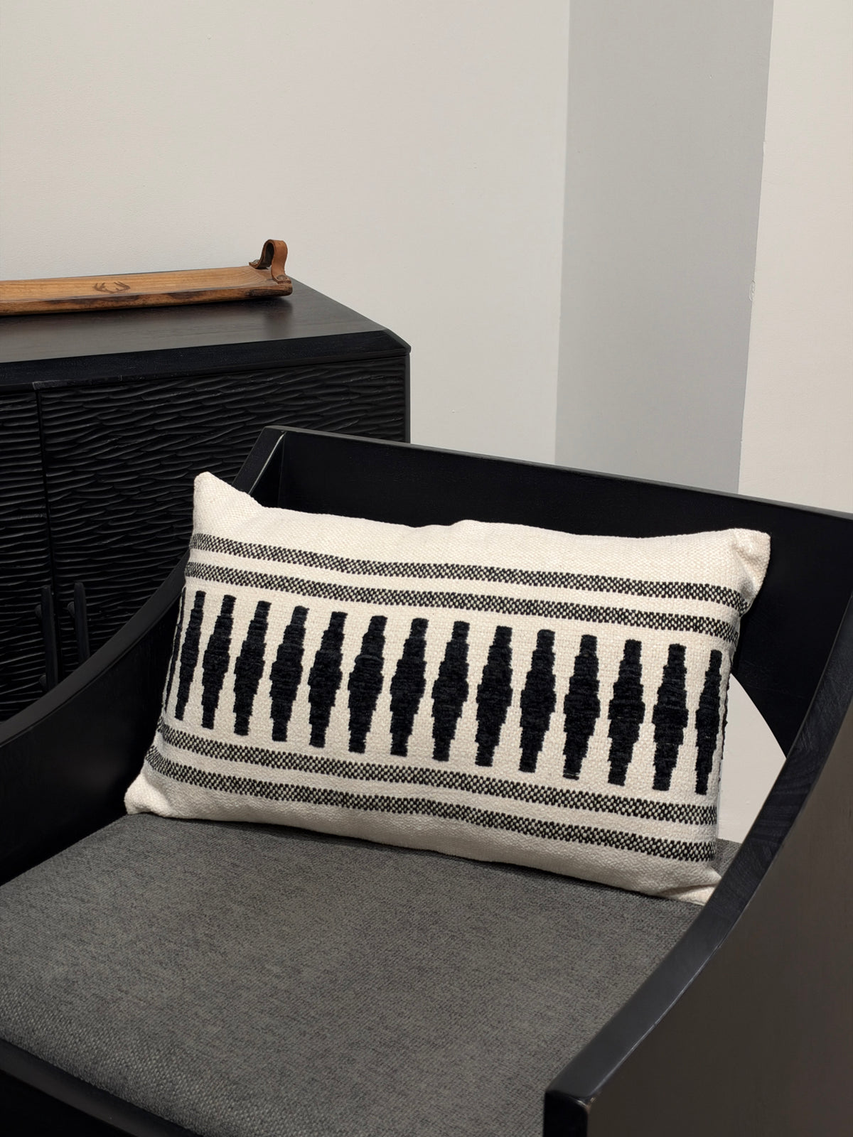 Toma Cushion in White & Black 30 x 50cm
