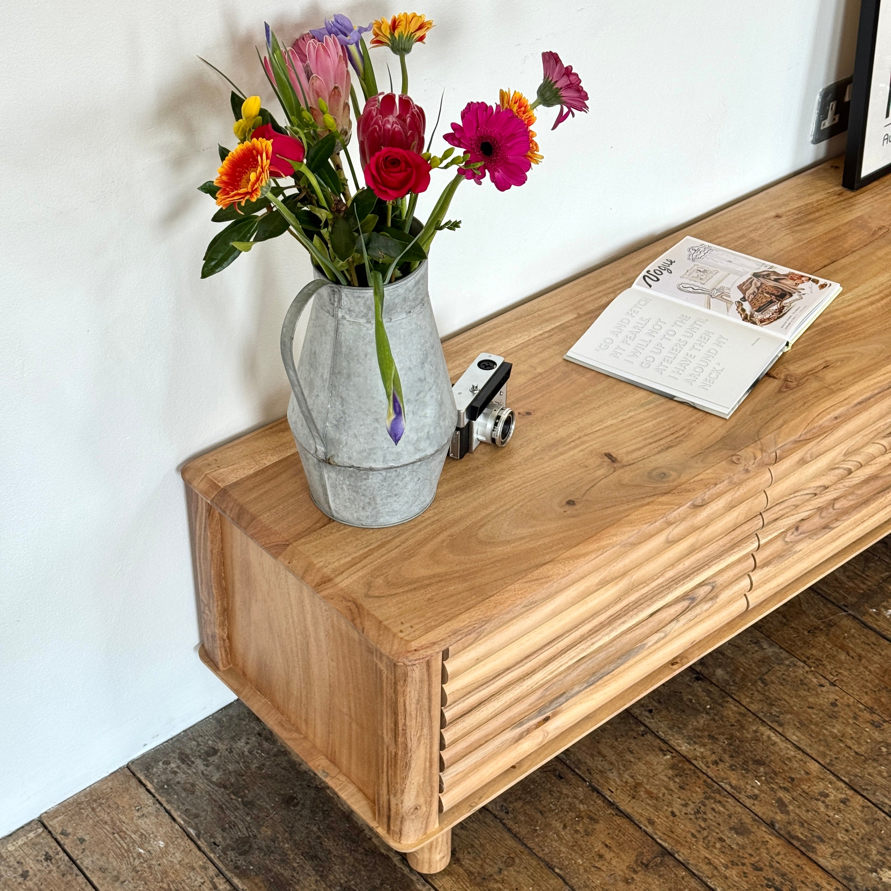 Kiso Solid Acacia Wood TV Stand (160cm)