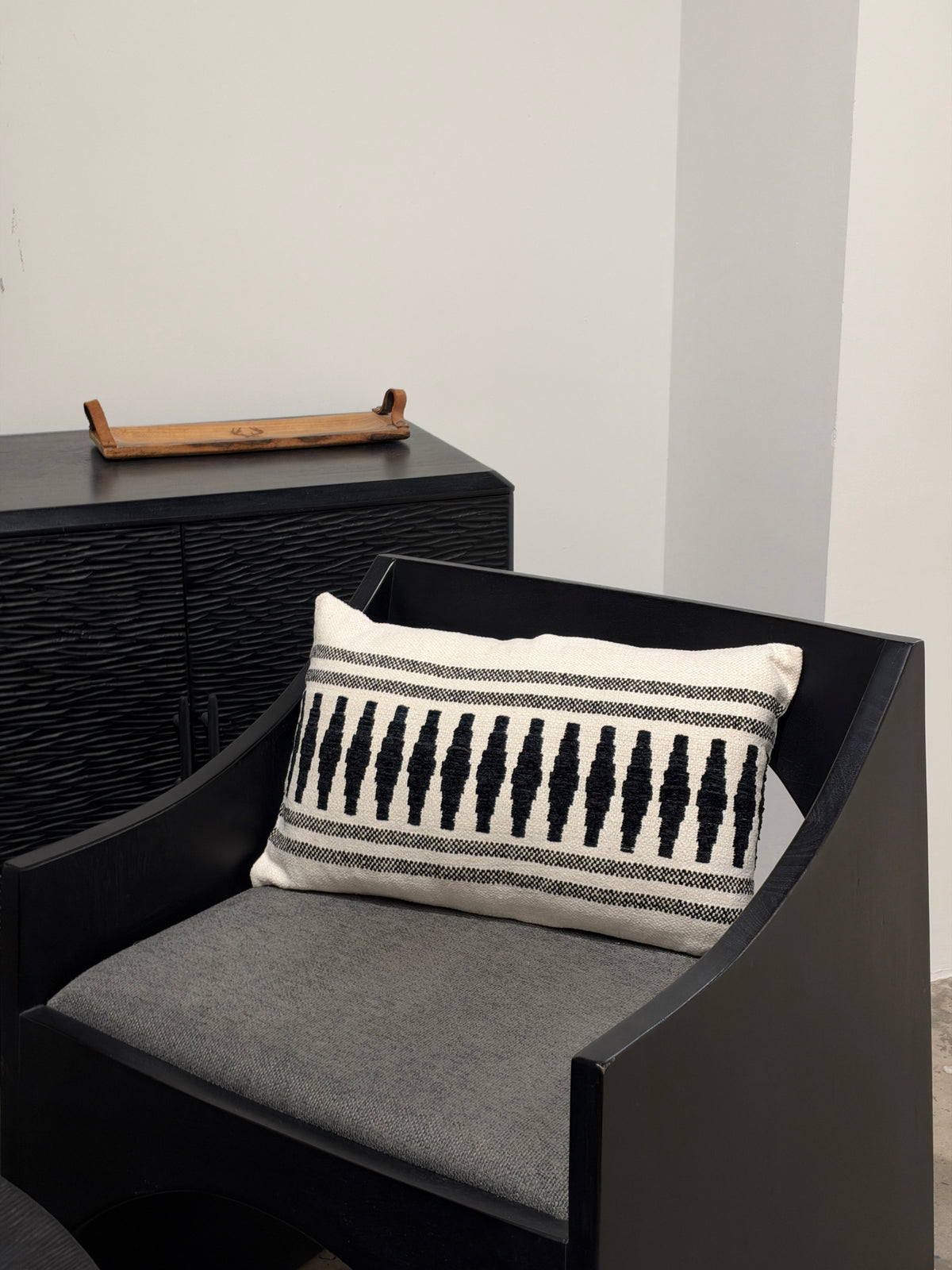 Toma Cushion in White & Black 30 x 50cm