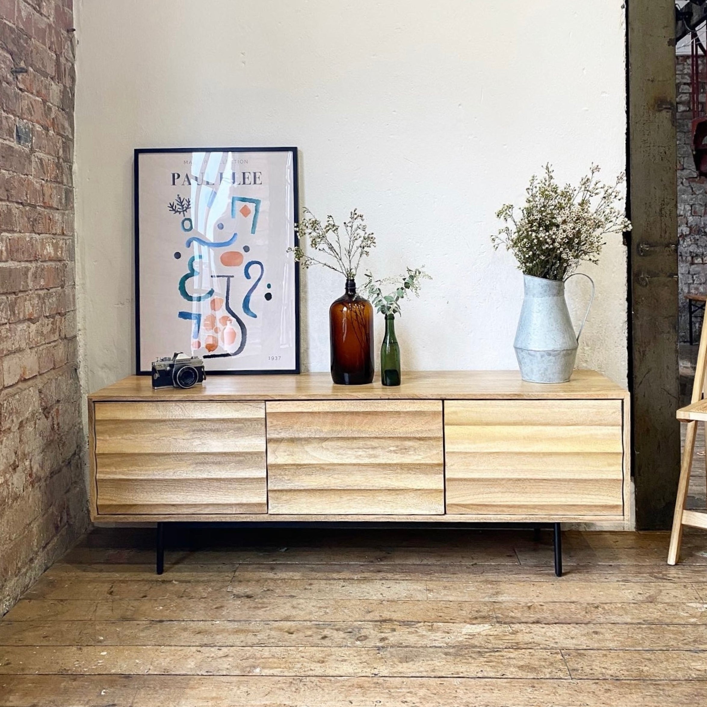 Daria Solid Mango Wood TV Stand Natural