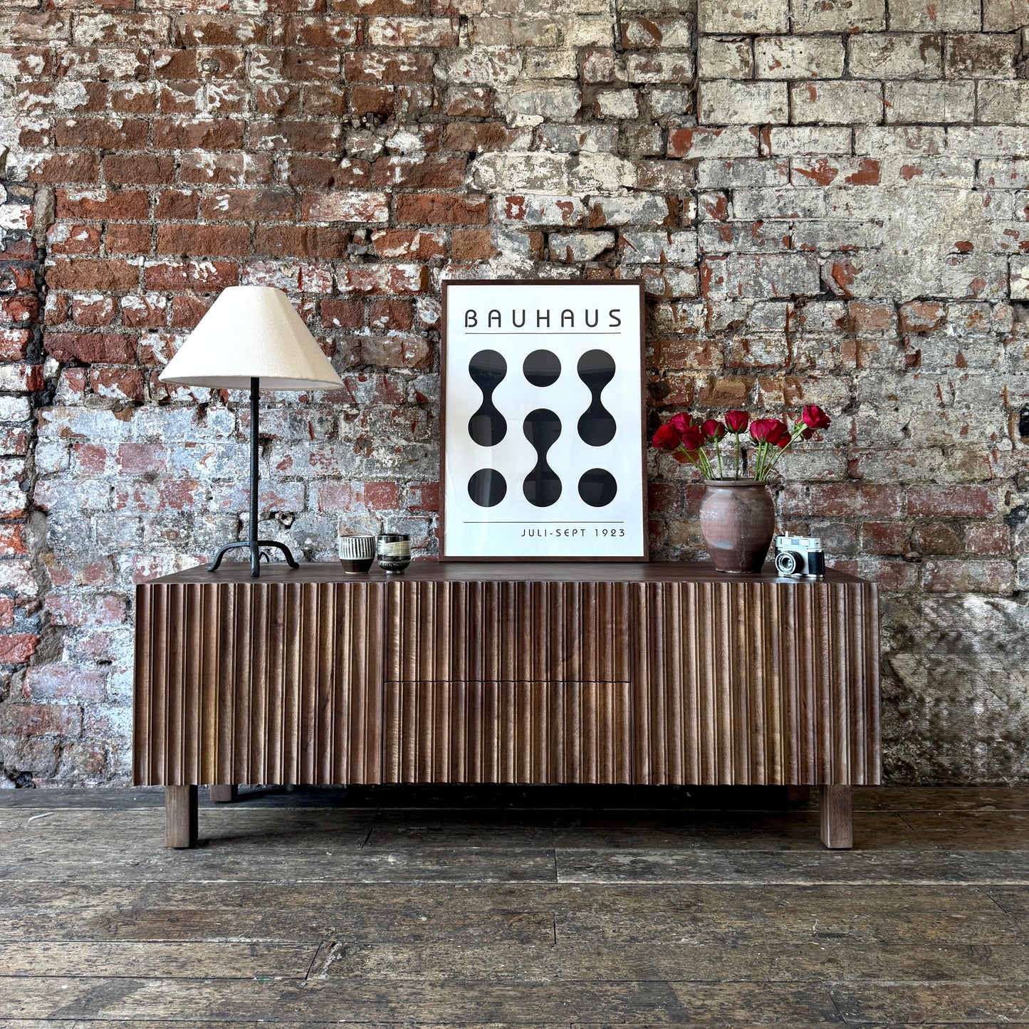 Arlo Solid Mango Wood 2 Door 2 Drawer TV Unit in Walnut