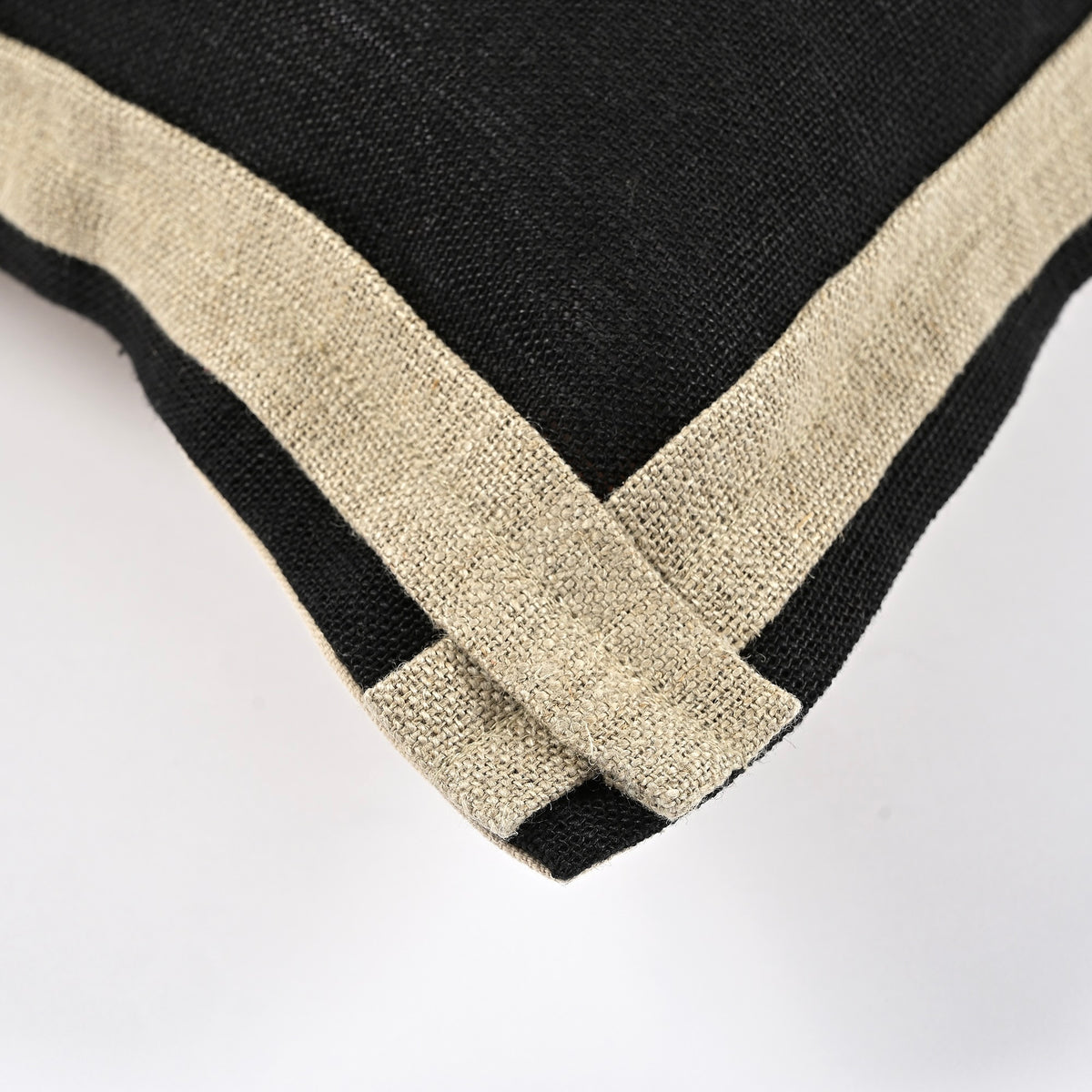 Kakomu Cushion in Noir 50 x 50cm