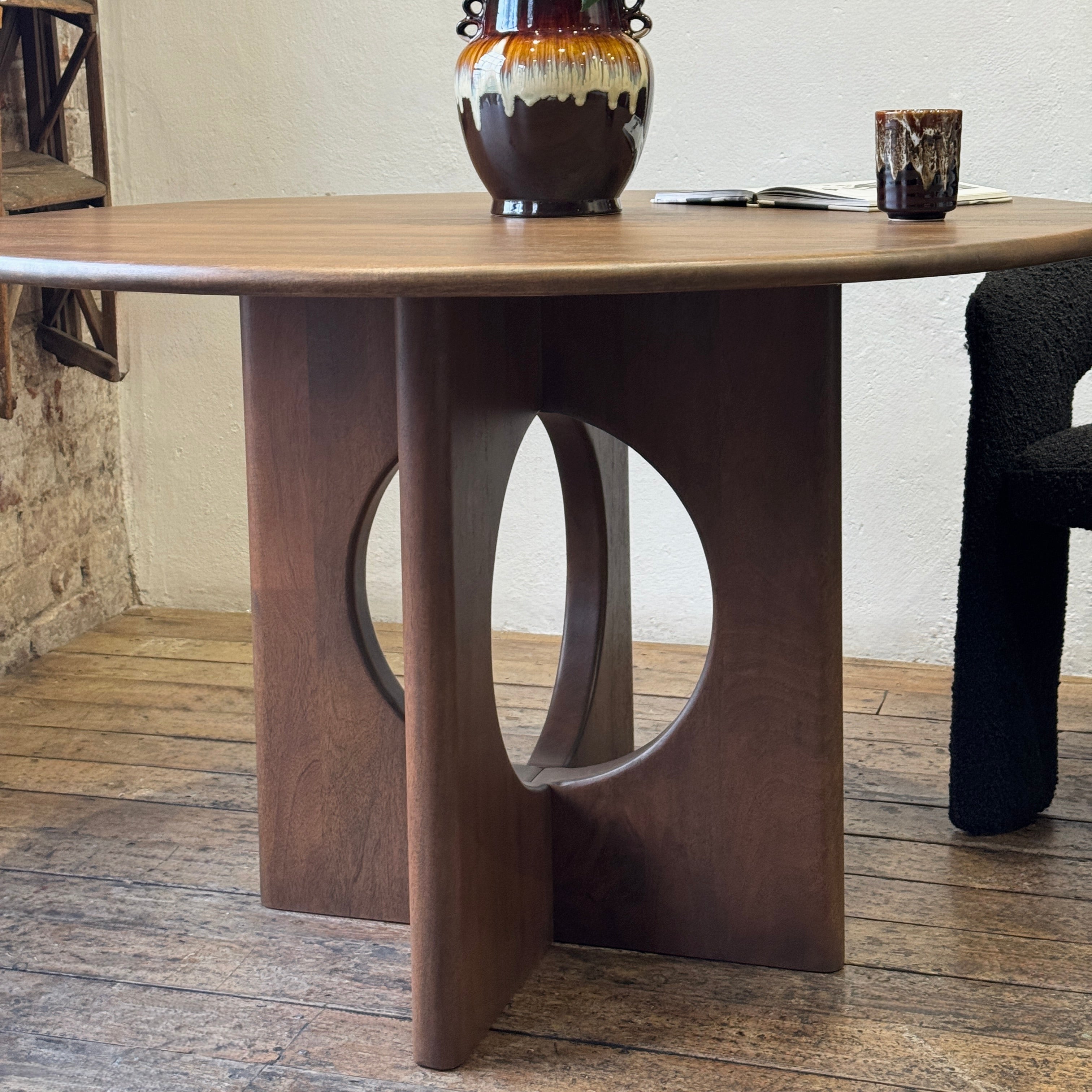 Chicago Round Solid Mango Wood Dining Table Brown