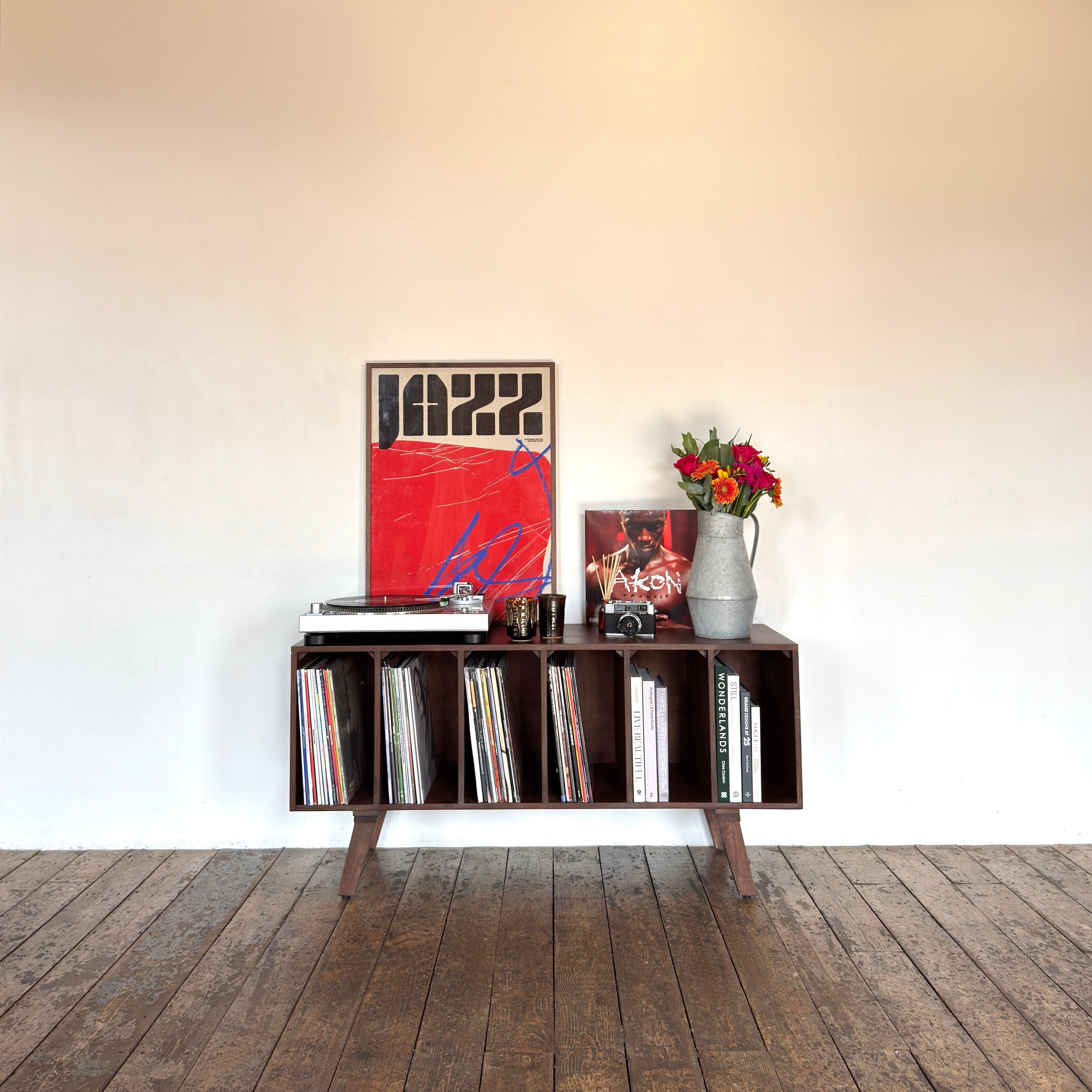 Wax Solid Mango Wood Vinyl Storage Small TV Stand (120cm)