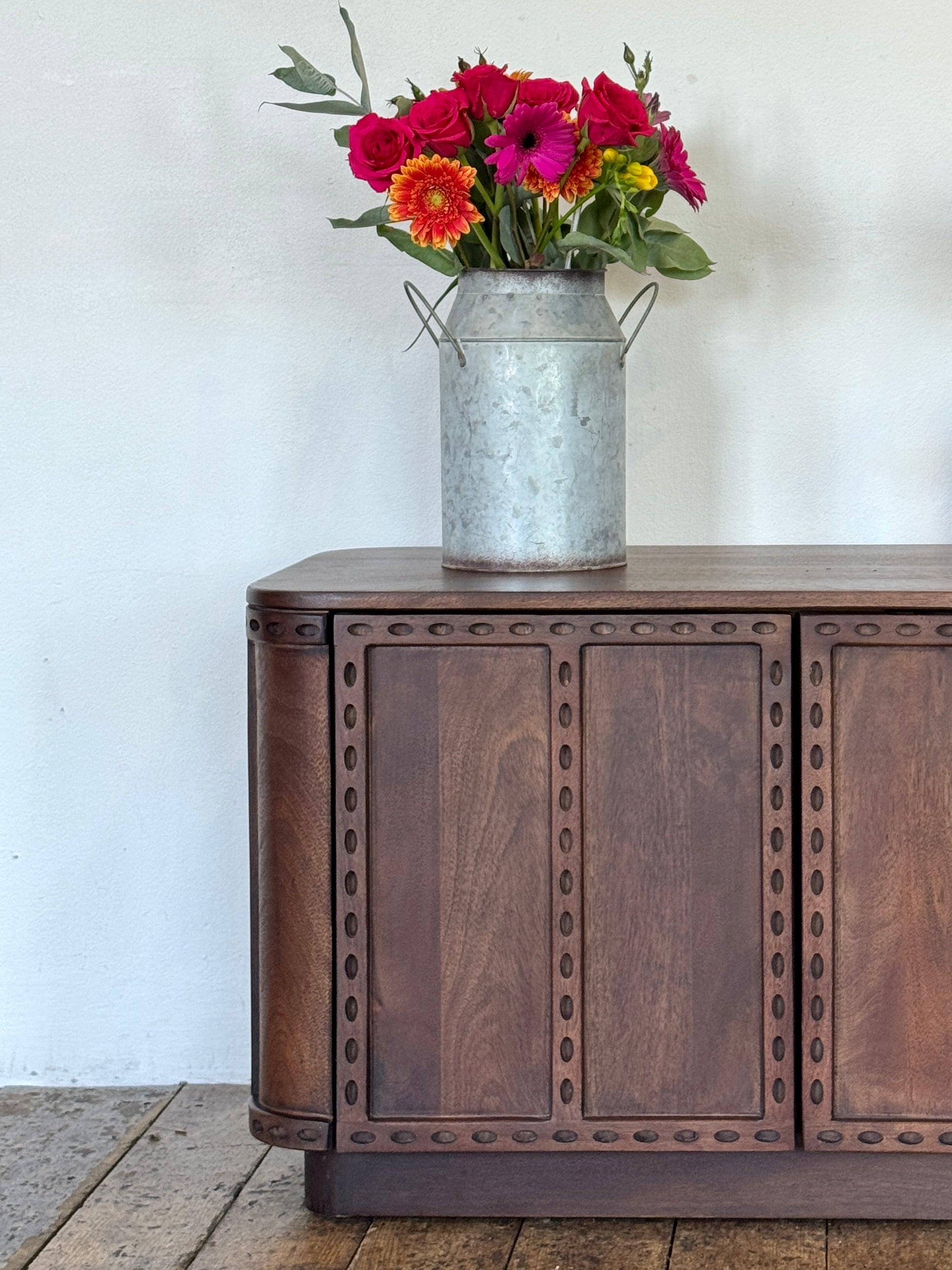 Rivo Solid Mango Wood Medium TV Stand in Brown (160cm)