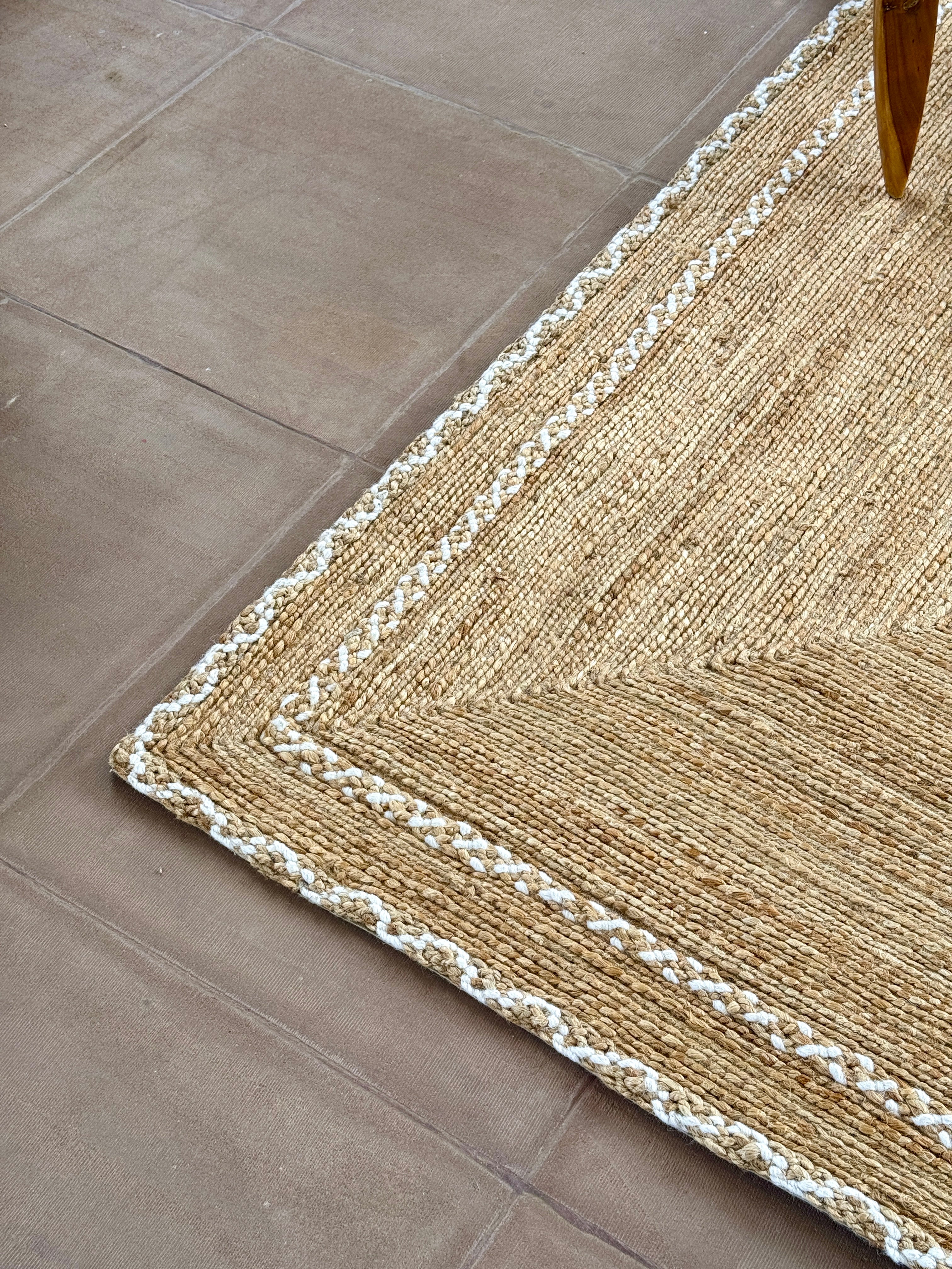 Vinseck Handmade Flat Weave Jute & Wool Rug in Natural & Ivory (2 Sizes)