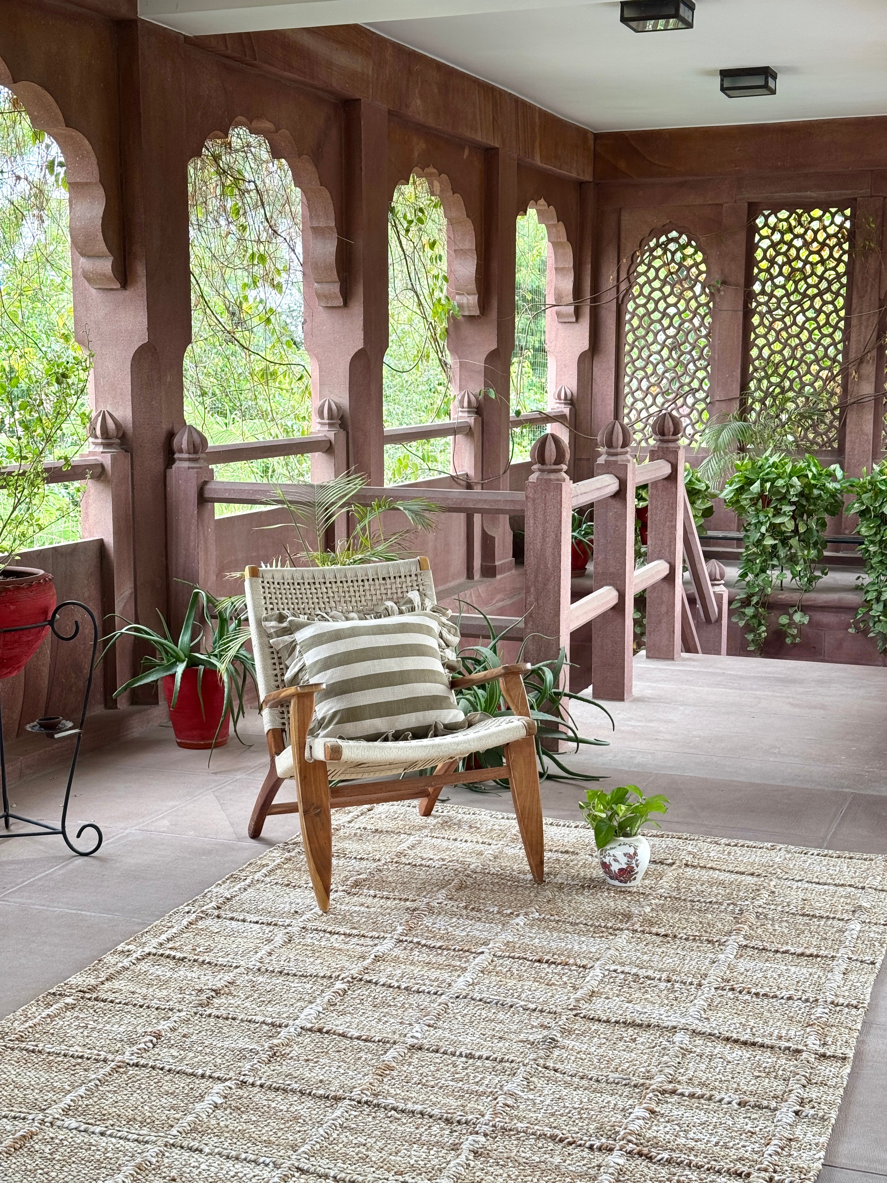 Malakain Handwoven Flat Weave Punja Kelim Jute Rug in Natural & Ivory (2 Sizes)