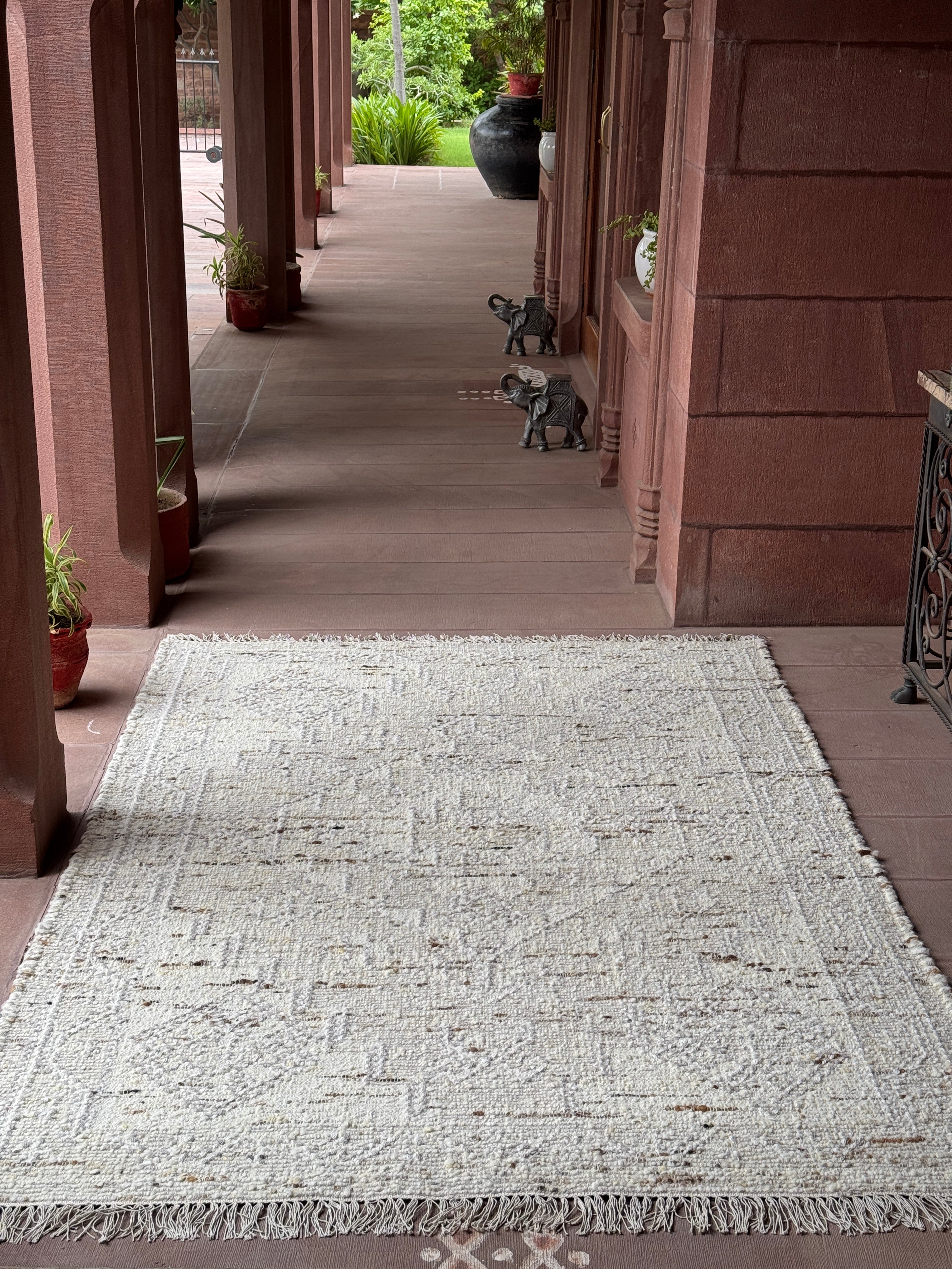 Layard Handwoven Flat Weave Punja Kelim New Zealand Wool Rug in Taupe & Ivory (2 Sizes)