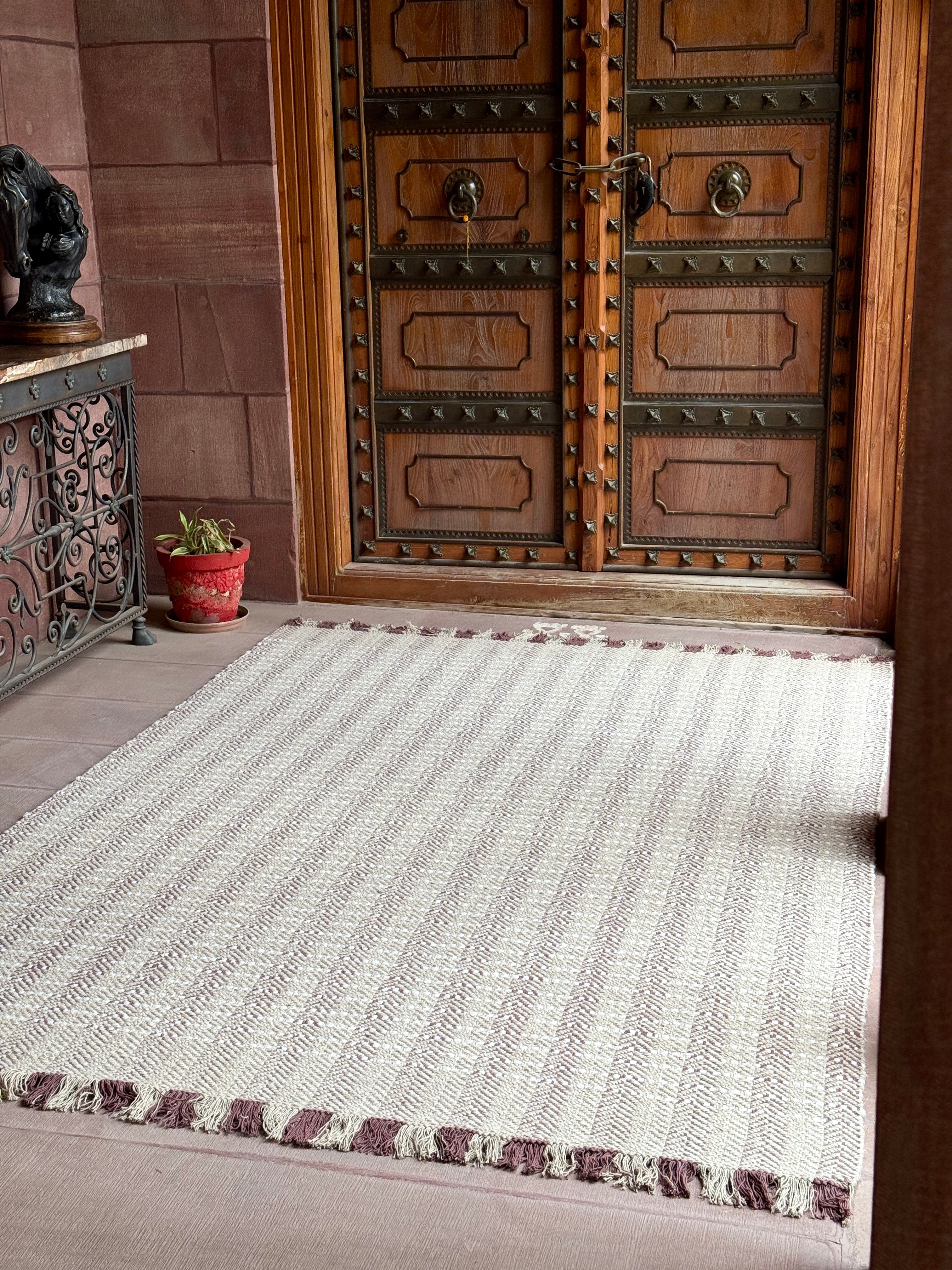 Ernestoe Handwoven Flat Weave Wool Rug in Natural, Beige & Ivory (2 Sizes)