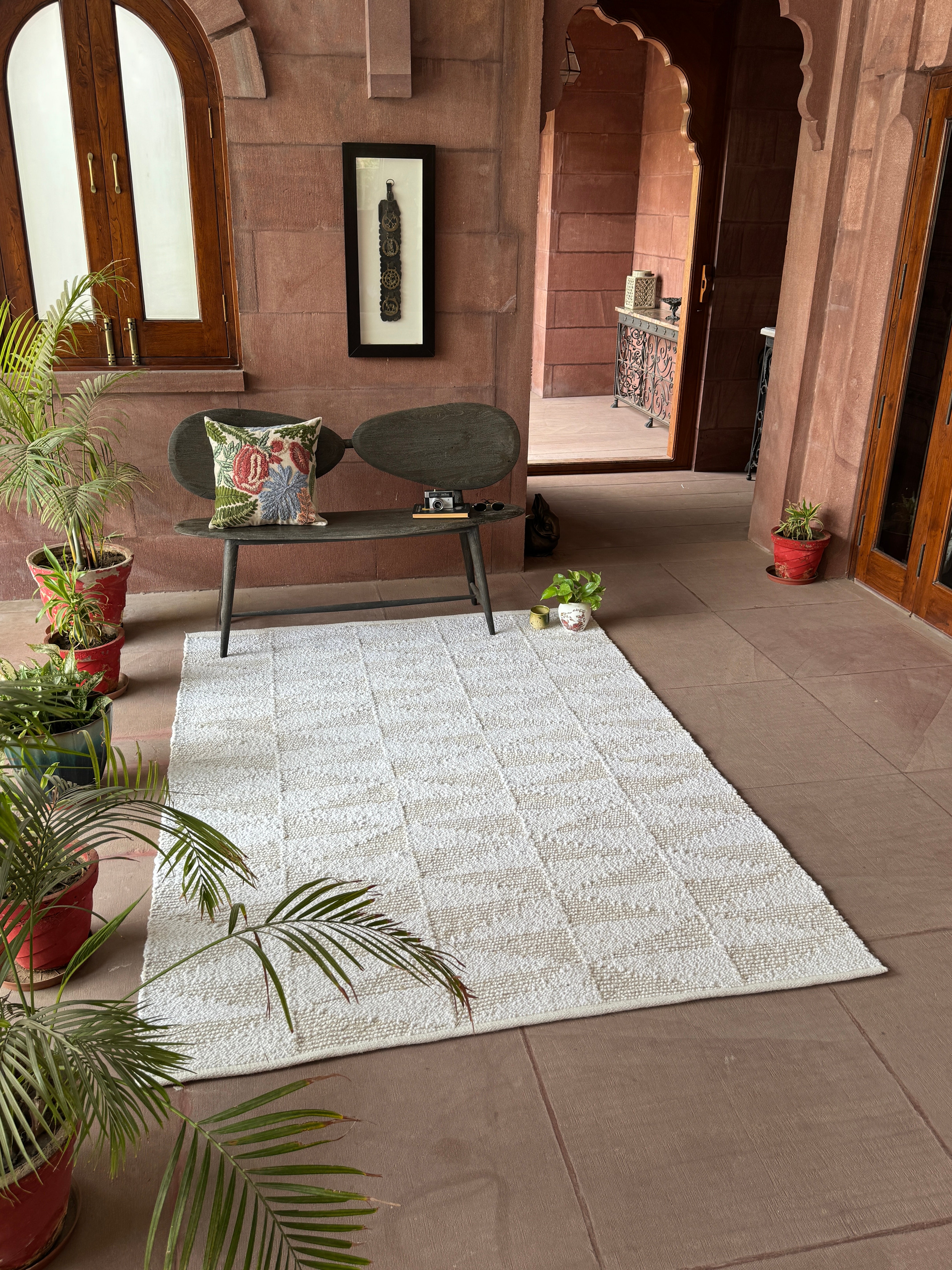 Braganza Handwoven Flat Weave Wool Rug in Ivory & Beige (2 Sizes)