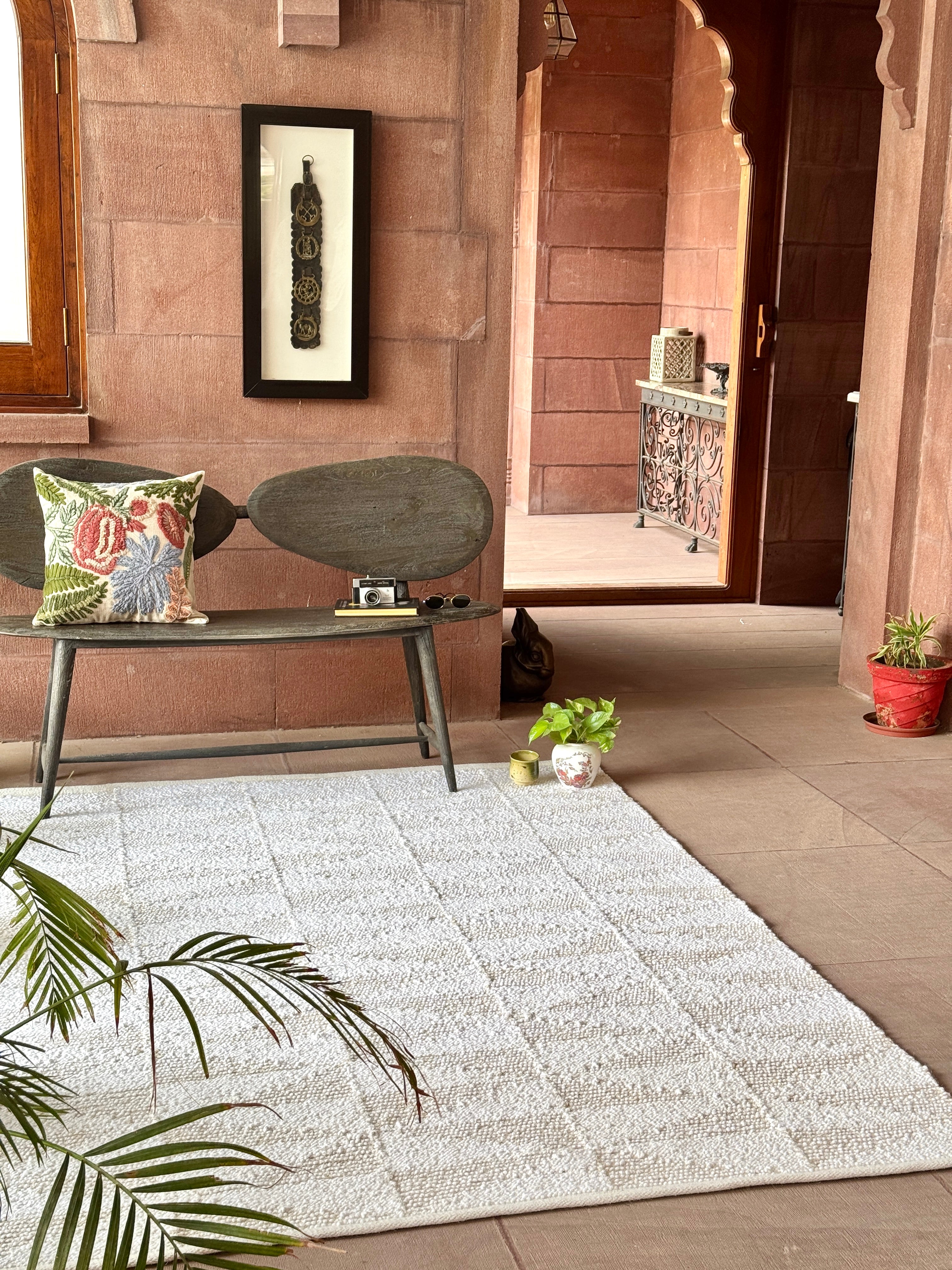 Braganza Handwoven Flat Weave Wool Rug in Ivory & Beige (2 Sizes)