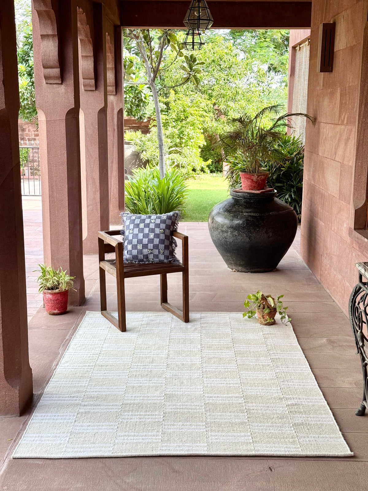 Cheremshan Handwoven Flat Weave Wool Rug in Ivory (2 Sizes)