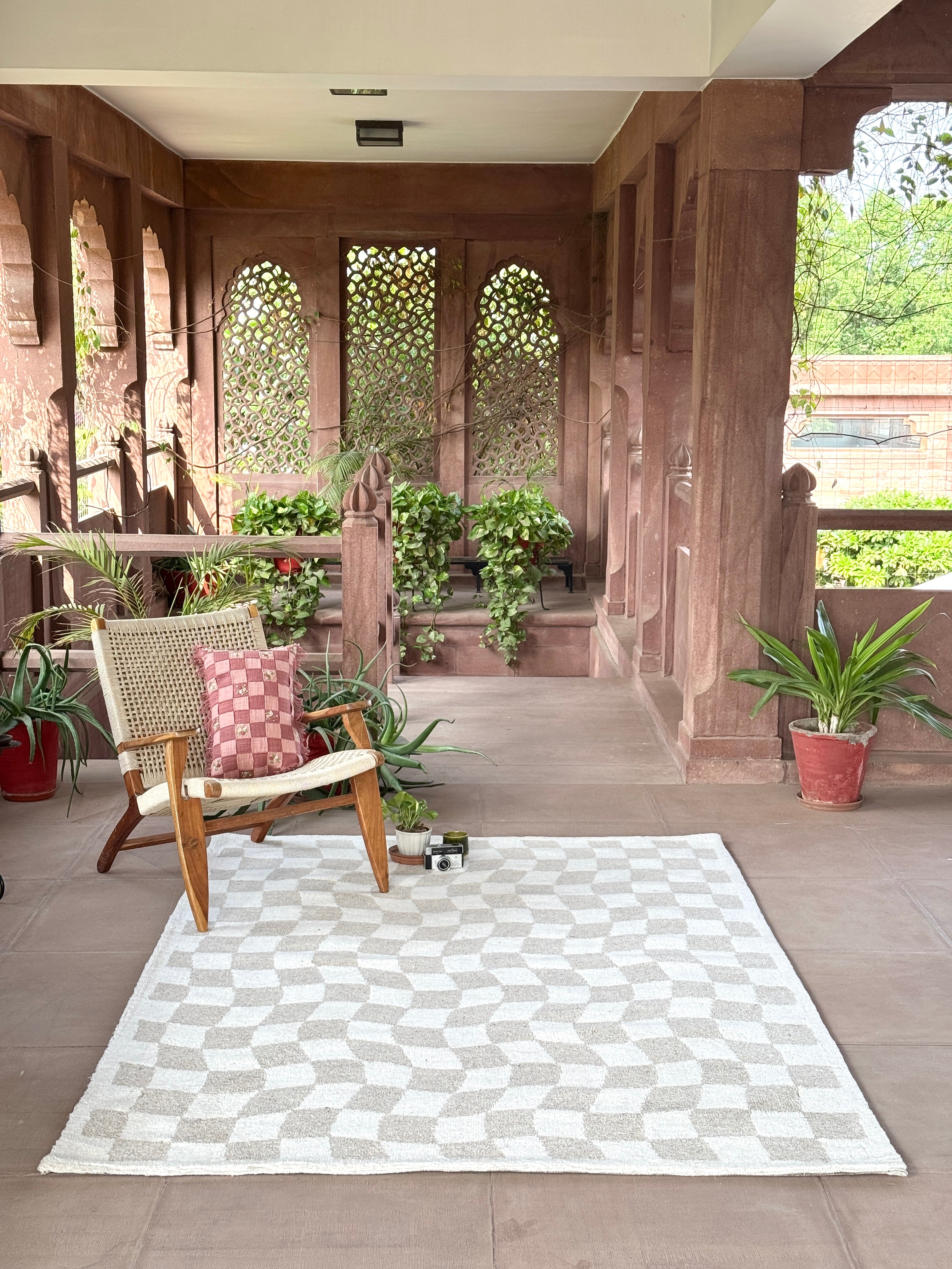 Stuarto Circular Knit Wool & Polyester Rug in Ivory & Beige (2 Sizes)