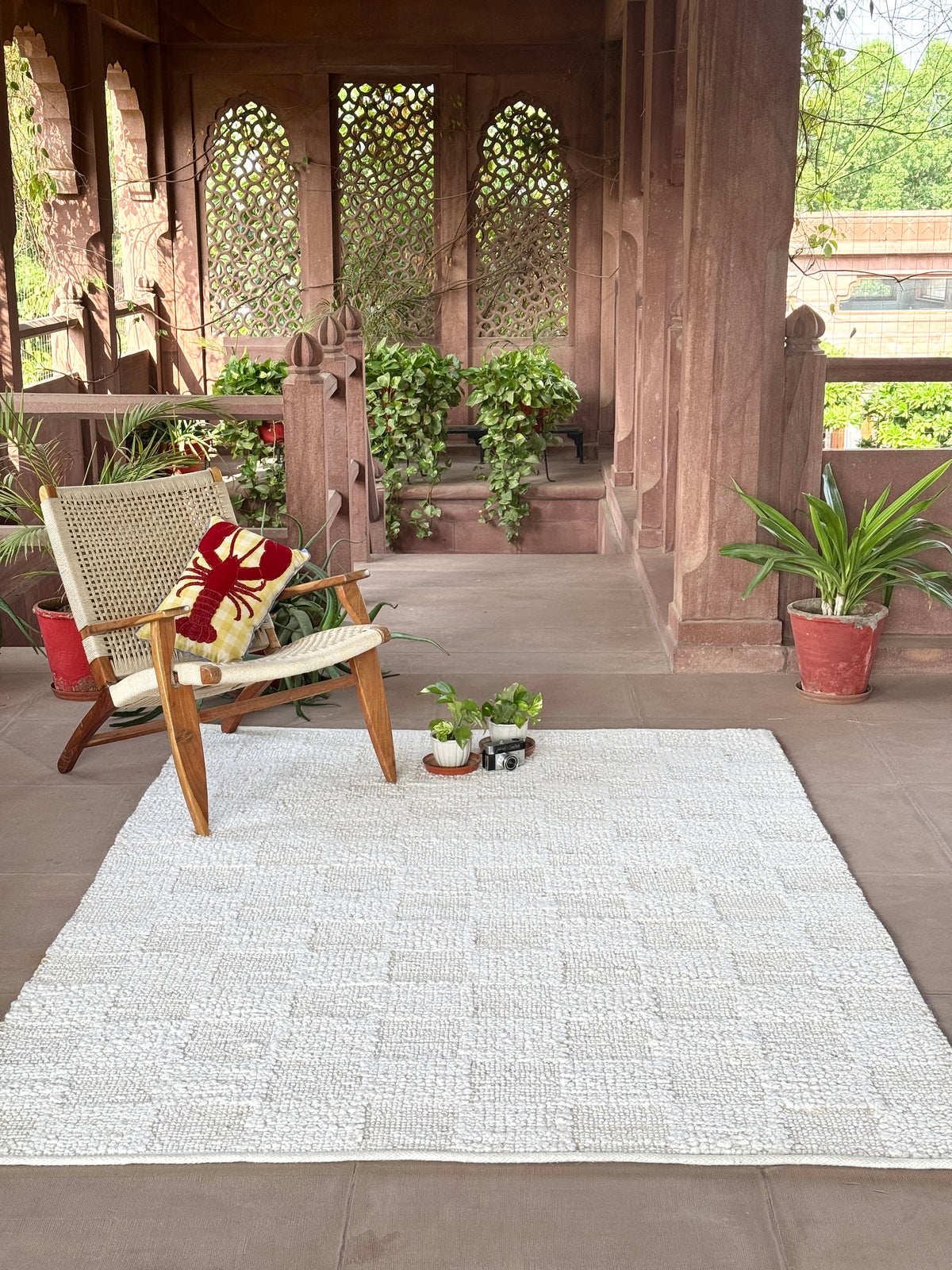 Horezu Handwoven Flat Weave Wool & Jute Rug in Natural & Ivory (2 Sizes)