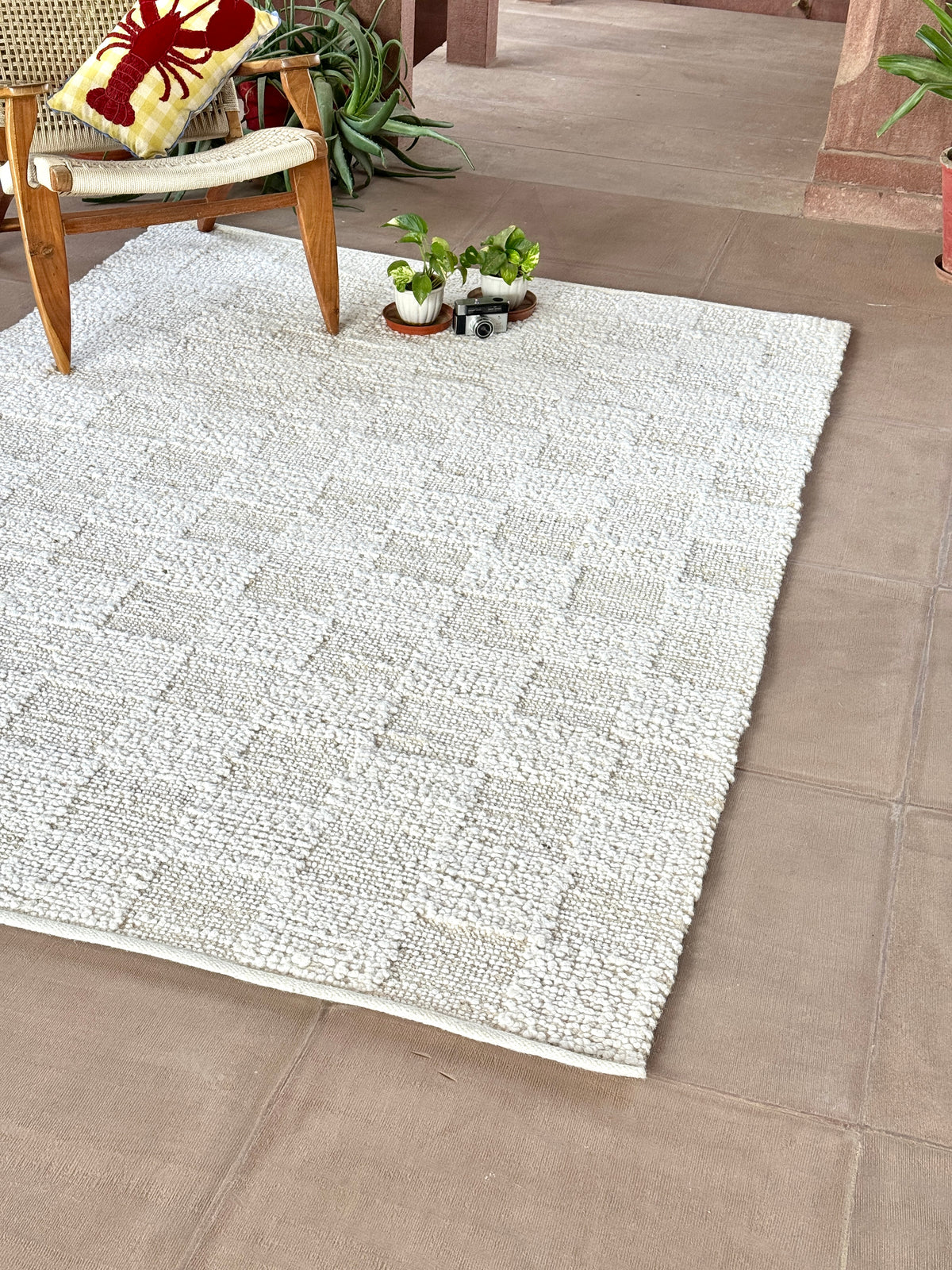 Horezu Handwoven Flat Weave Wool & Jute Rug in Natural & Ivory (2 Sizes)