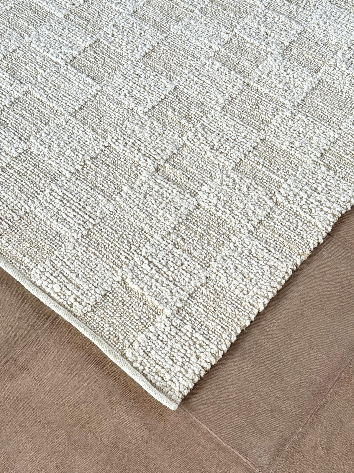 Horezu Handwoven Flat Weave Wool & Jute Rug in Natural & Ivory (2 Sizes)