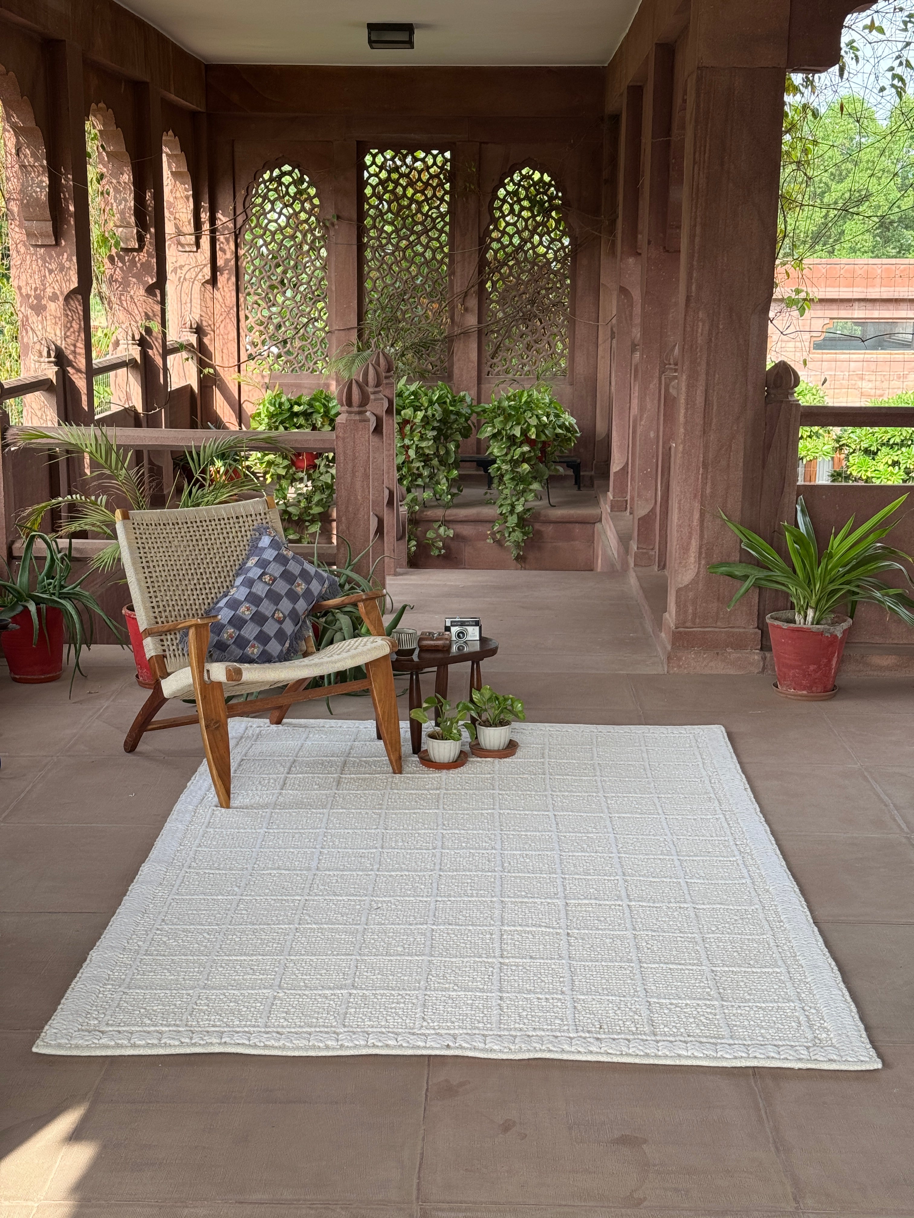 Shibam Handwoven Flat Weave Wool Rug in Ivory (2 Sizes)