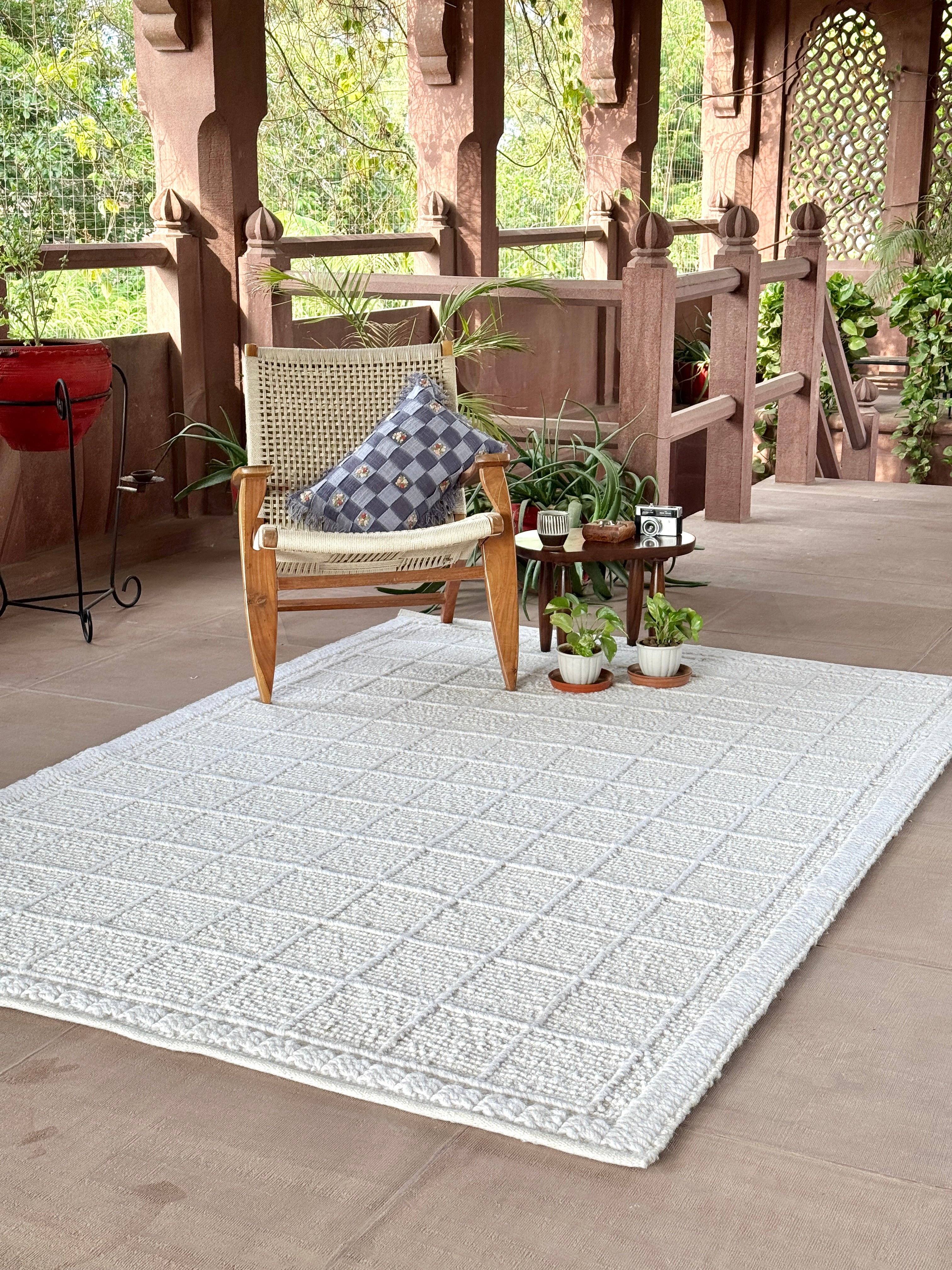 Shibam Handwoven Flat Weave Wool Rug in Ivory (2 Sizes)