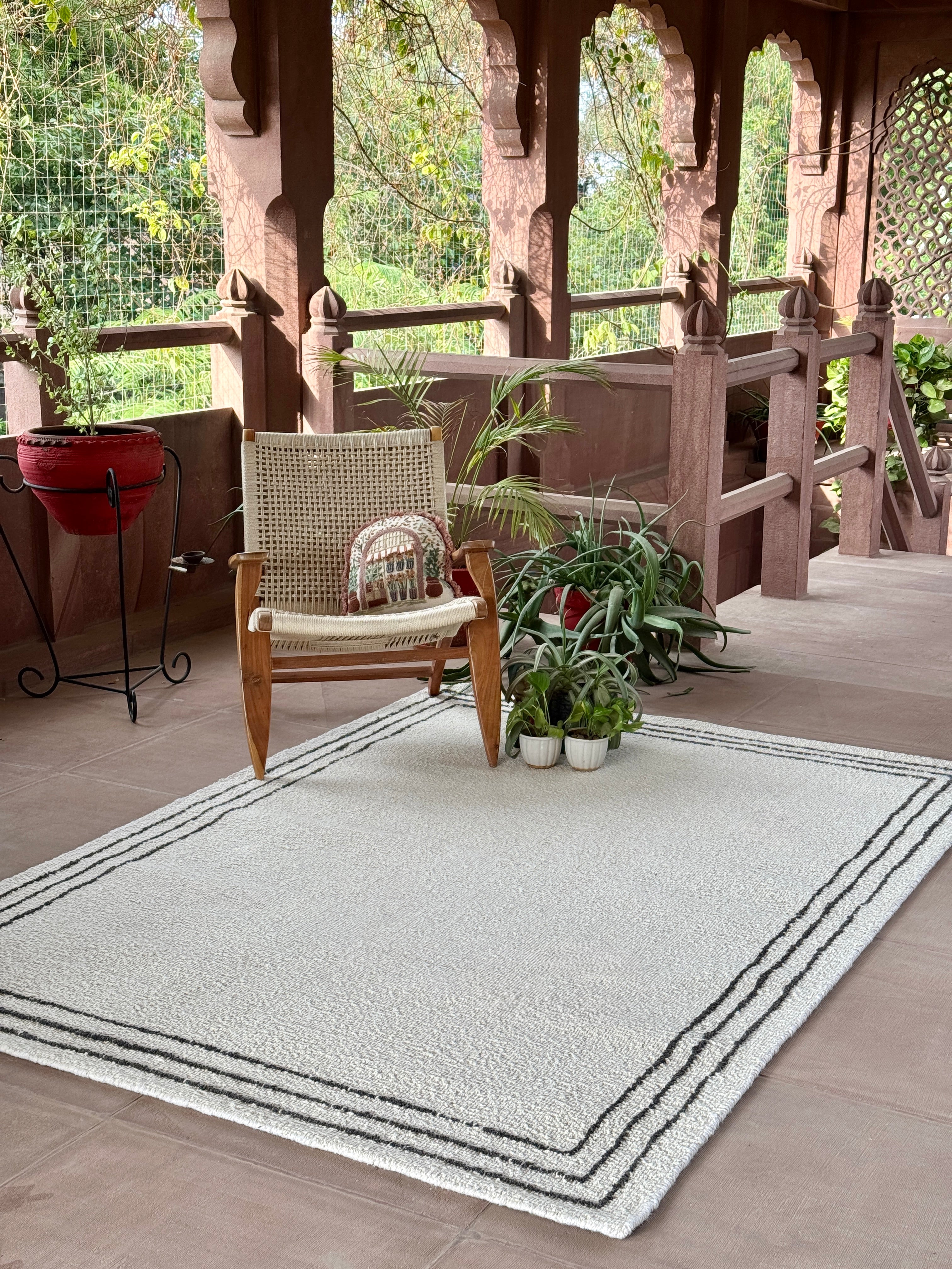 Grenvill Hand Tufted Wool Rug in Ivory & Charcoal (2 Sizes)