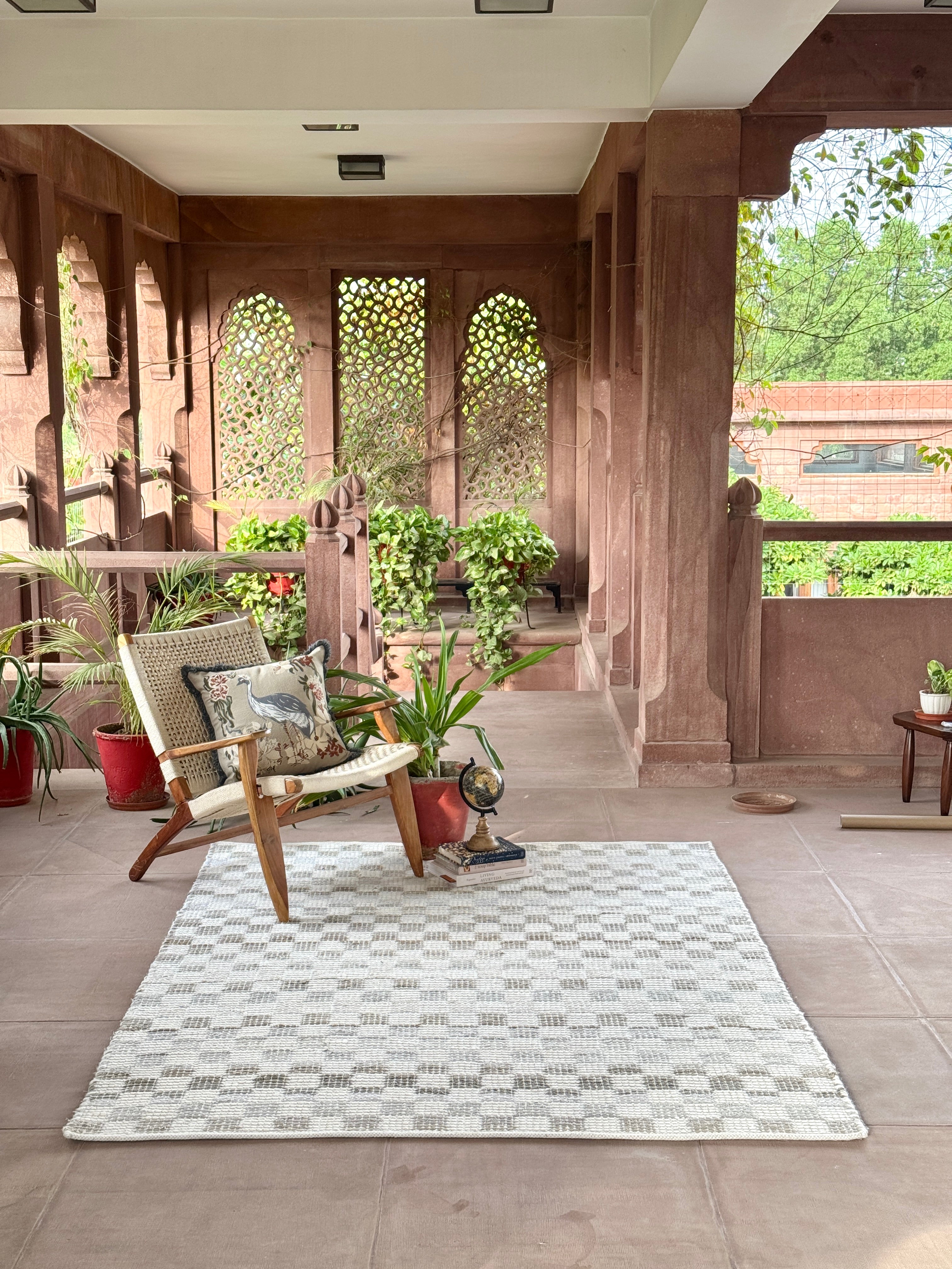 Nicolavs Handwoven Flat Weave Cotton Denim & Wool Rug in Ivory & Beige (2 Sizes)