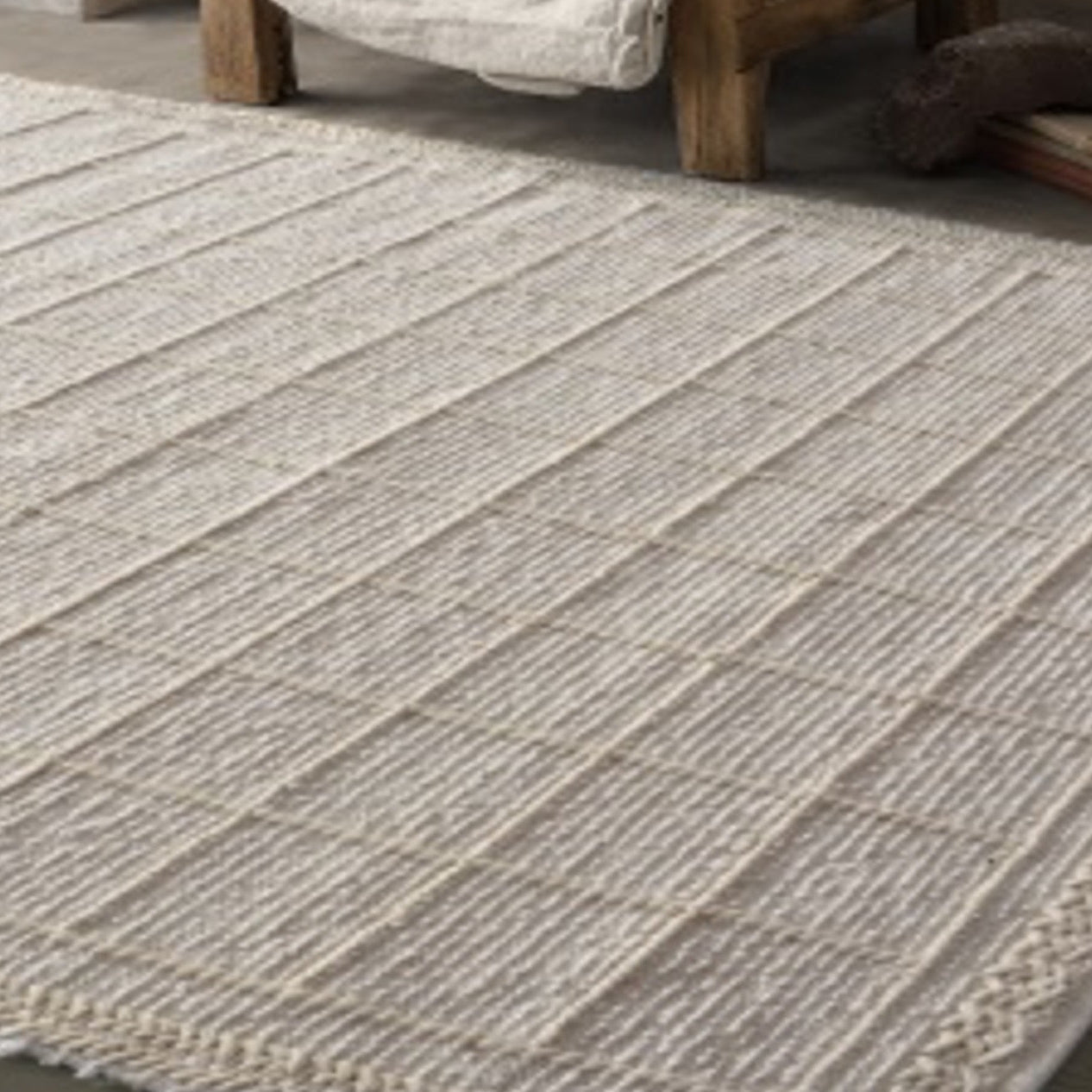 Shibam Handwoven Flat Weave Wool Rug in Ivory (2 Sizes)