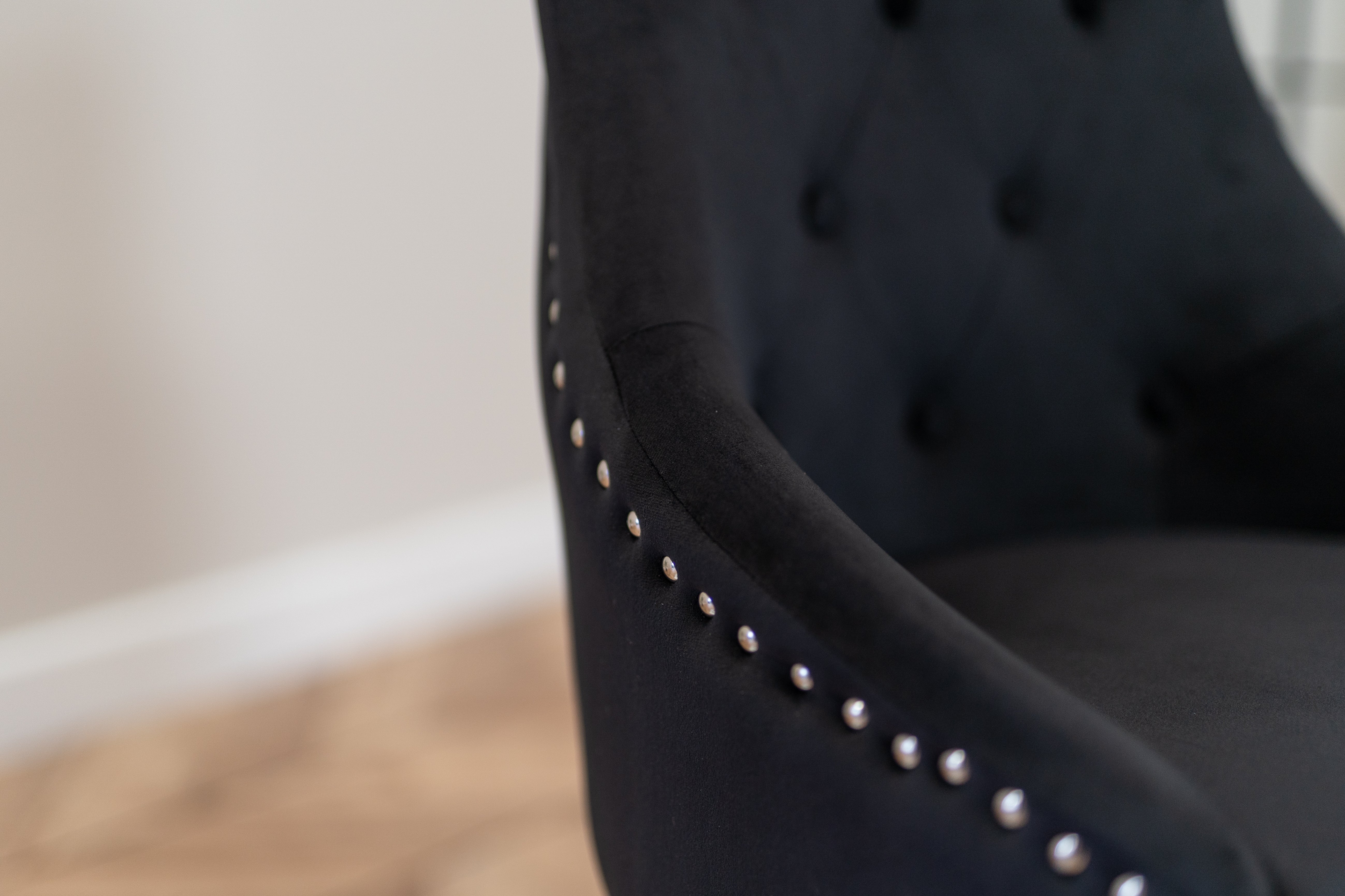 Isla Dining Set with 4 or 6 Portia Dining Chairs in Black