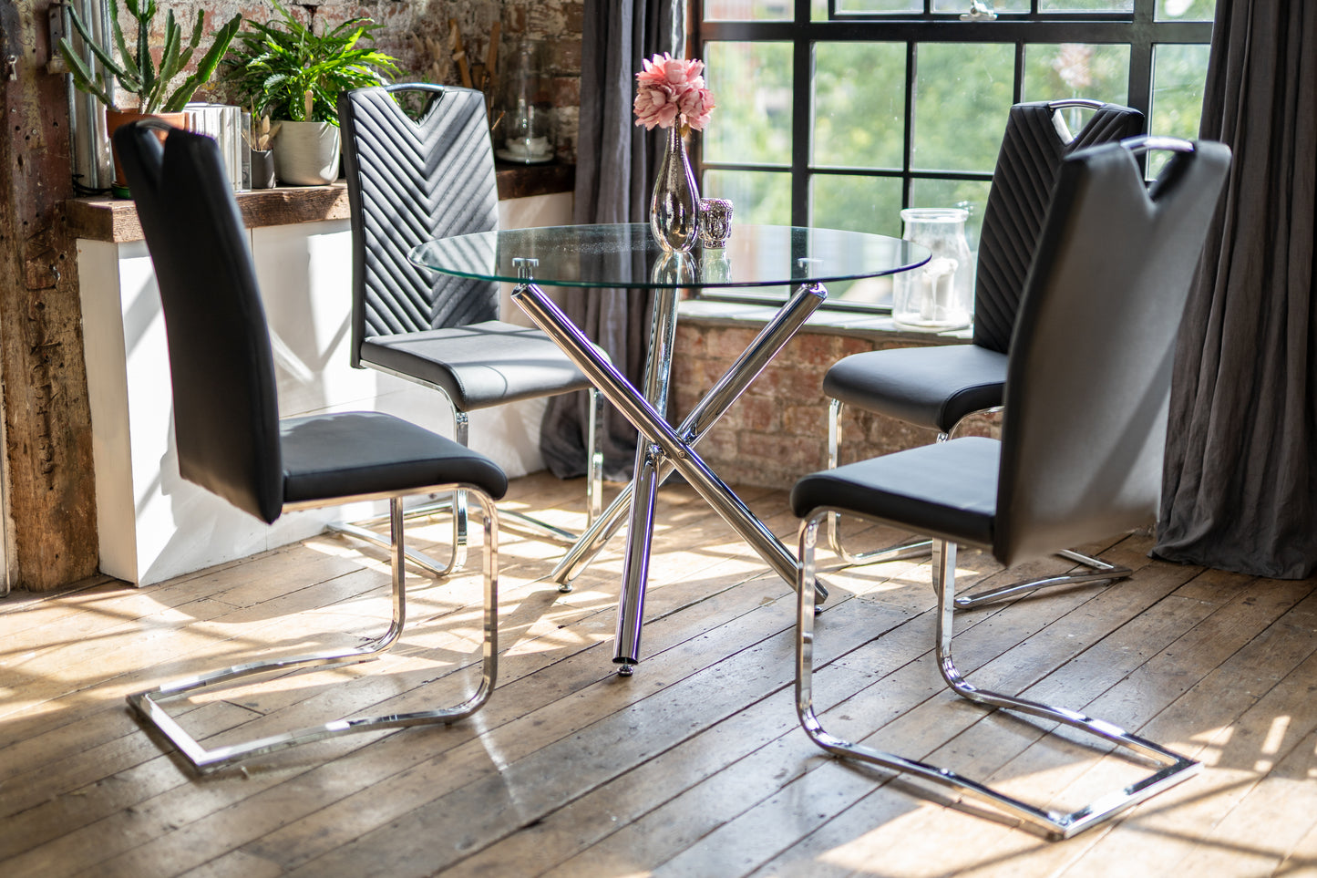 Maia Dining Table
