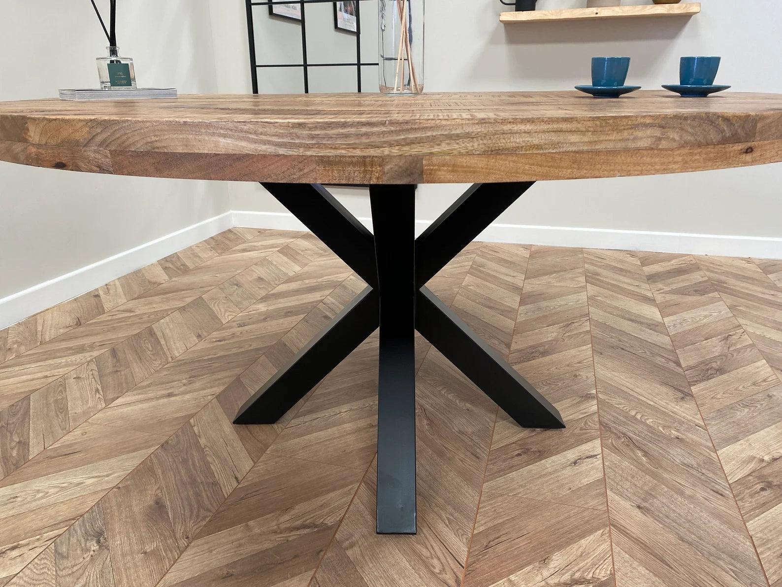 Sara Dining Set with 2-6 Portia Dining Chairs in Grey